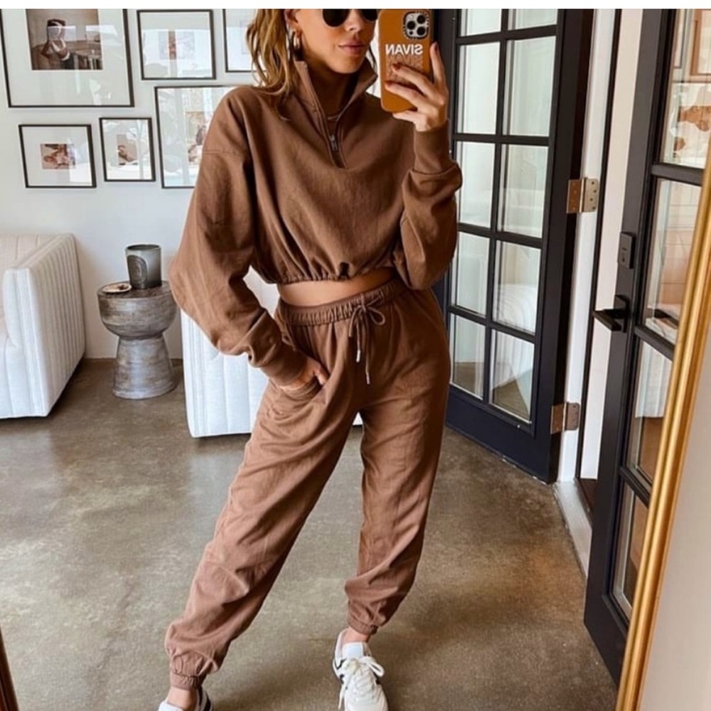 Tan + Lines Half Zip Sweatshirt & Sweatpants